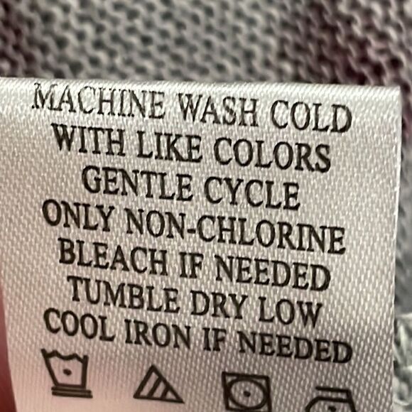 NWOT New Directions Aztec Blouse. Size M medium 8/10 - Picture 7 of 8